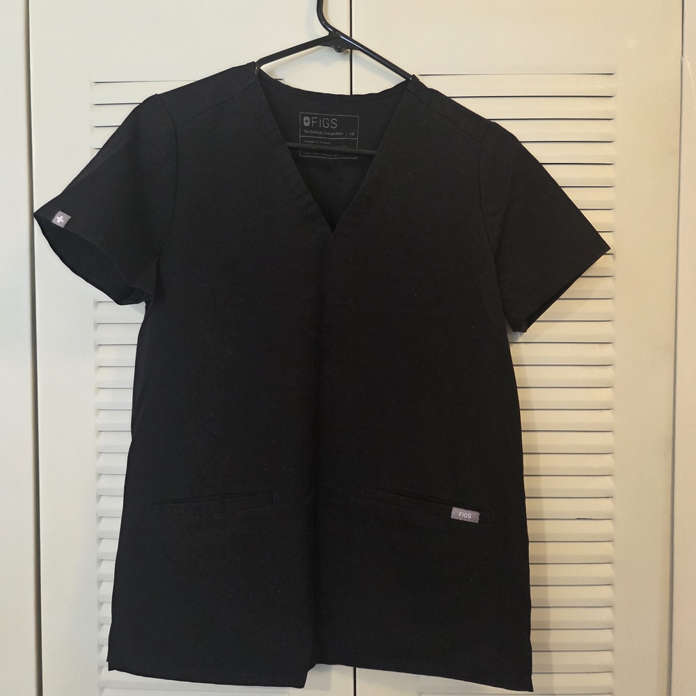 FIGS Classic Black V-Neck Scrub Top